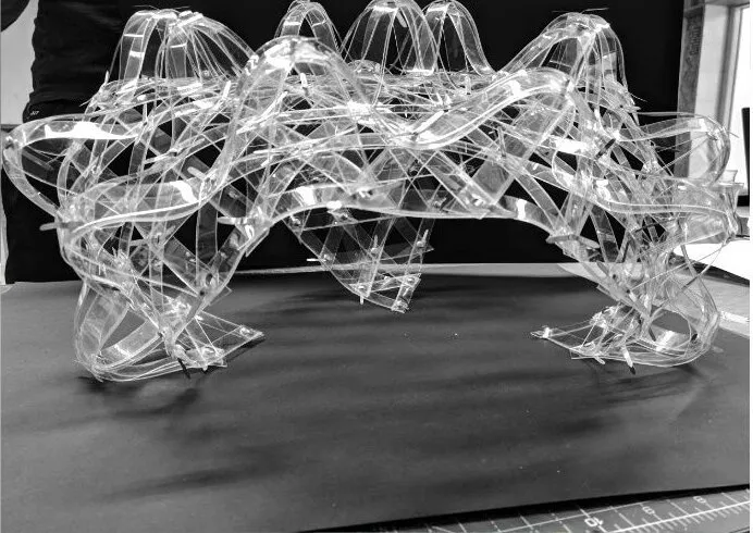 deployability as a temporary structure: copolyester strip structure reinforced on three edges