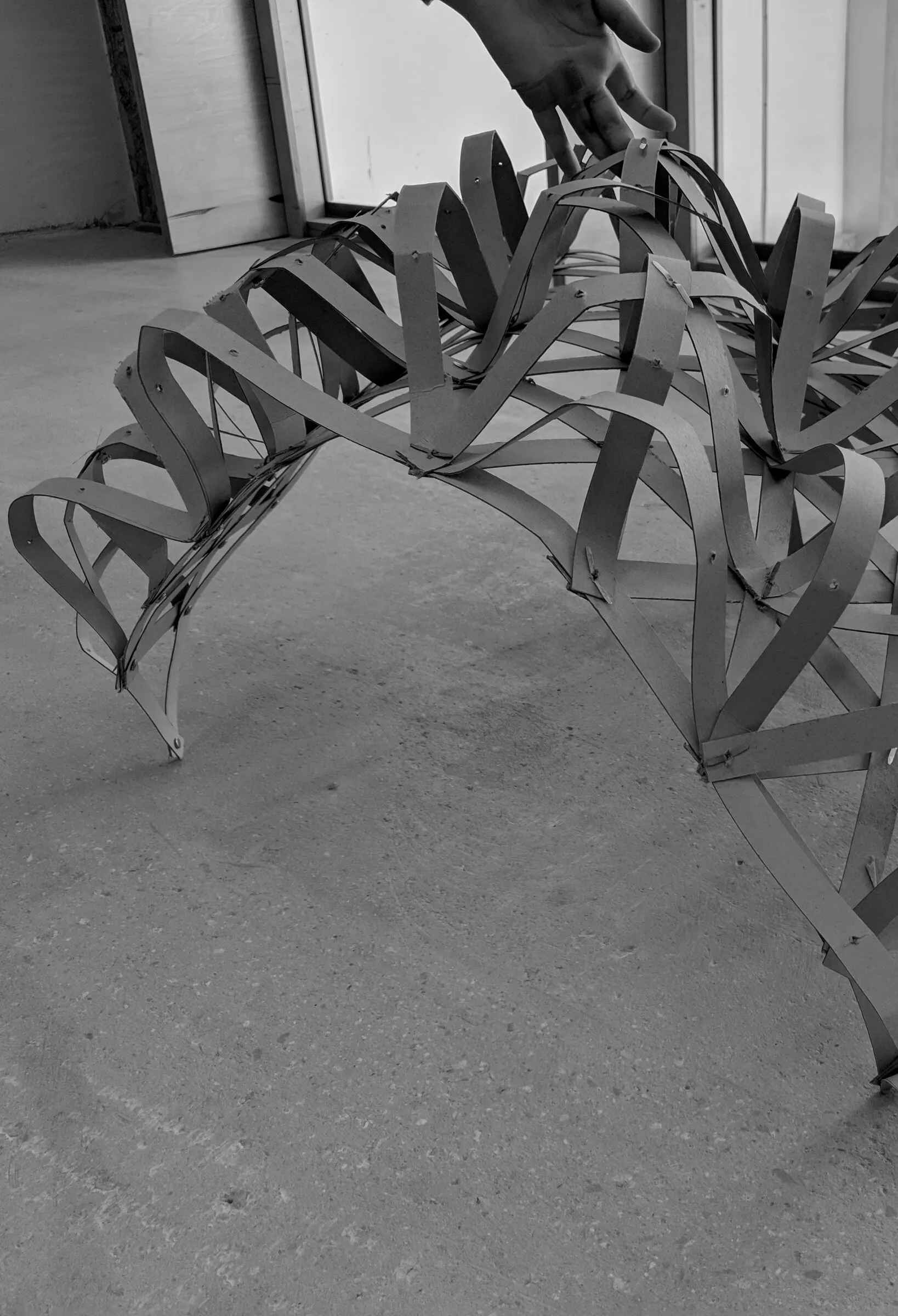 different starting positions: interwoven strip arches
