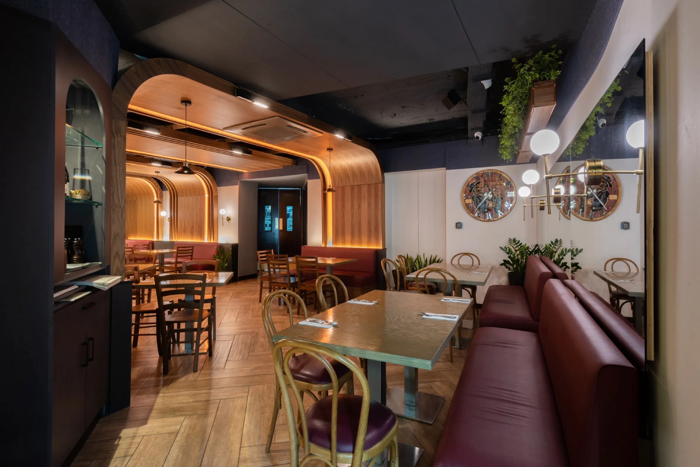 manouche paceville, banquettes