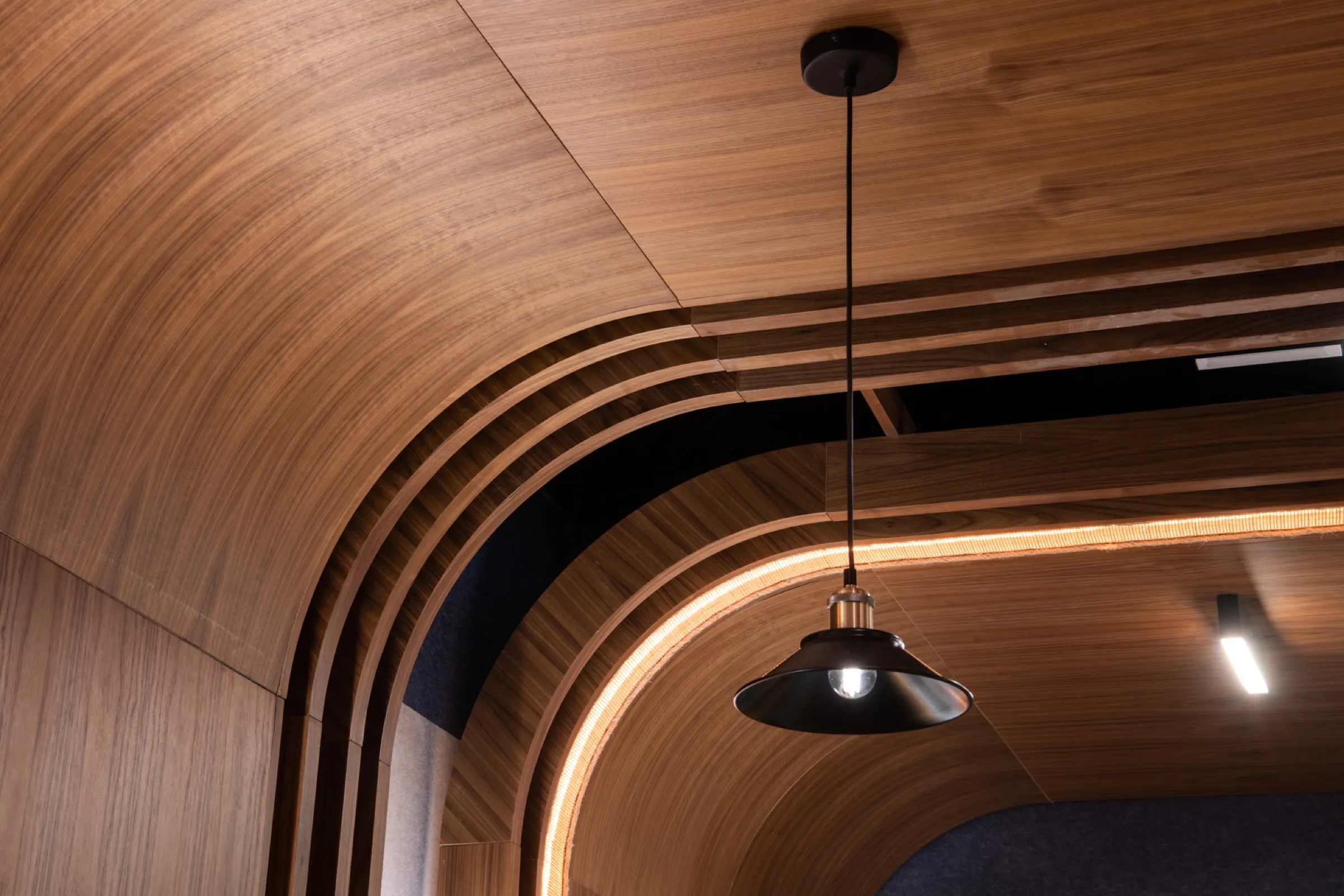 manouche paceville, the ceiling, close up