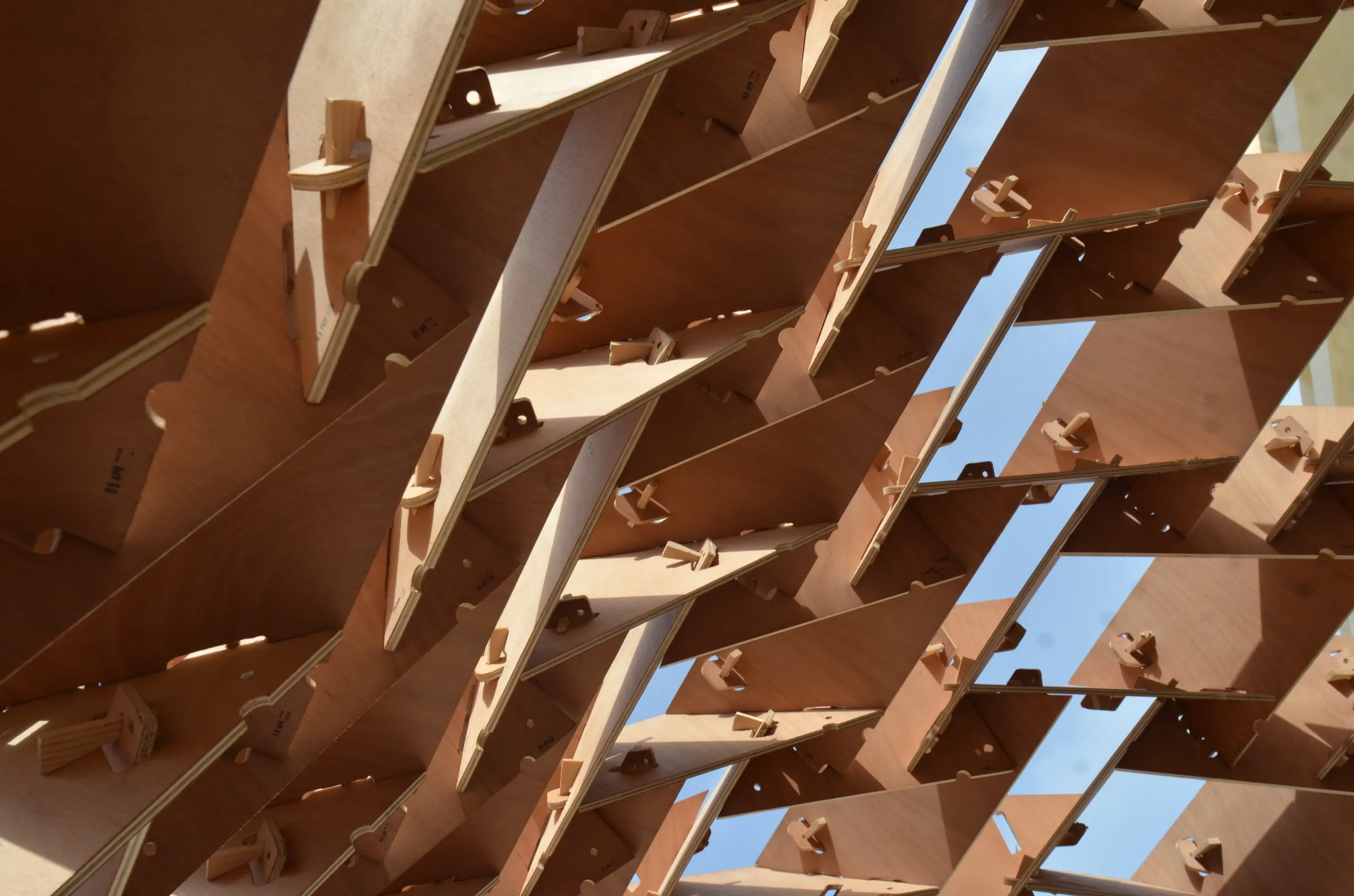 mdw 2014 pavilion, interlocking plates