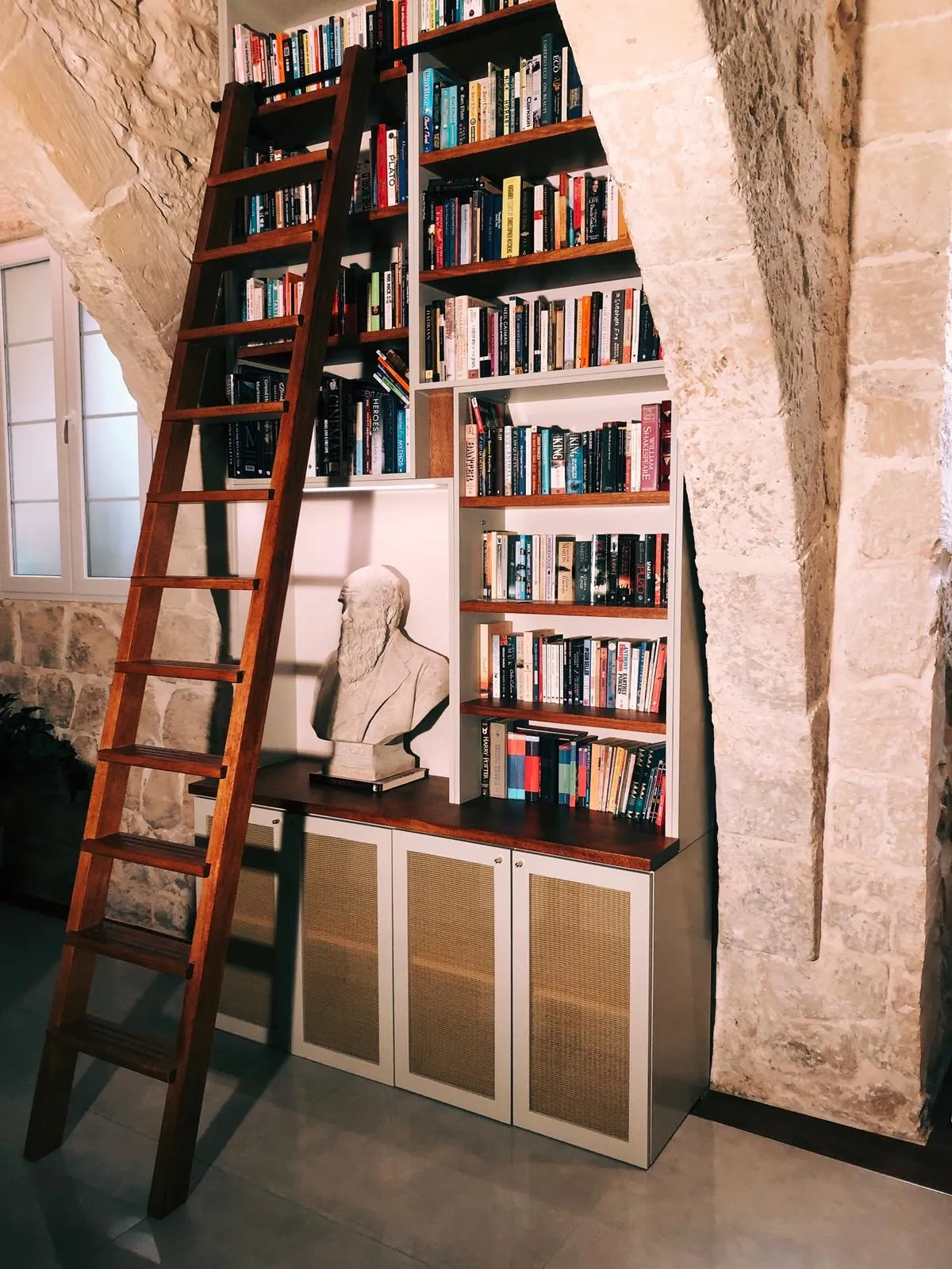 residential library, photo 2