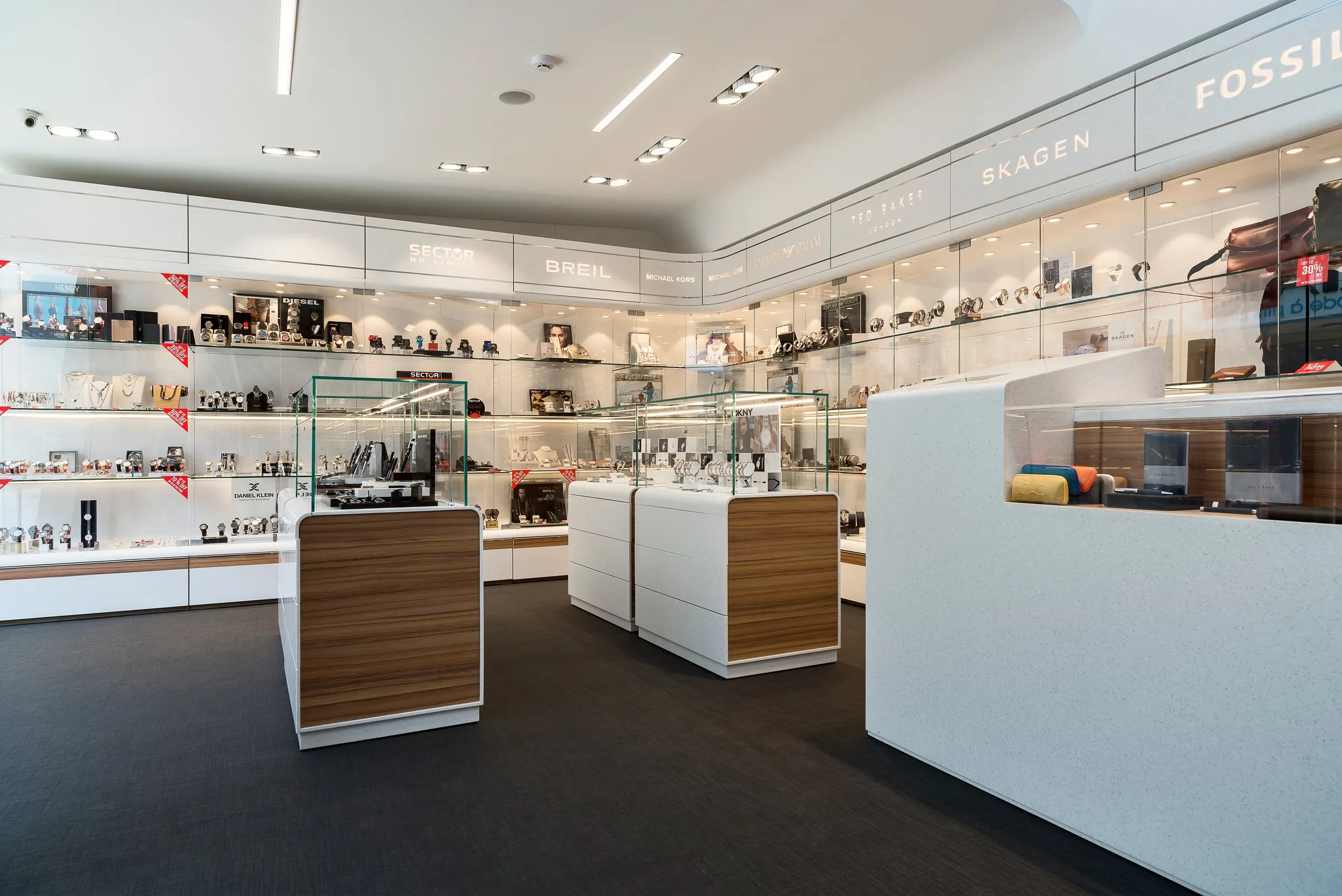 sun lab, qormi, the display islands