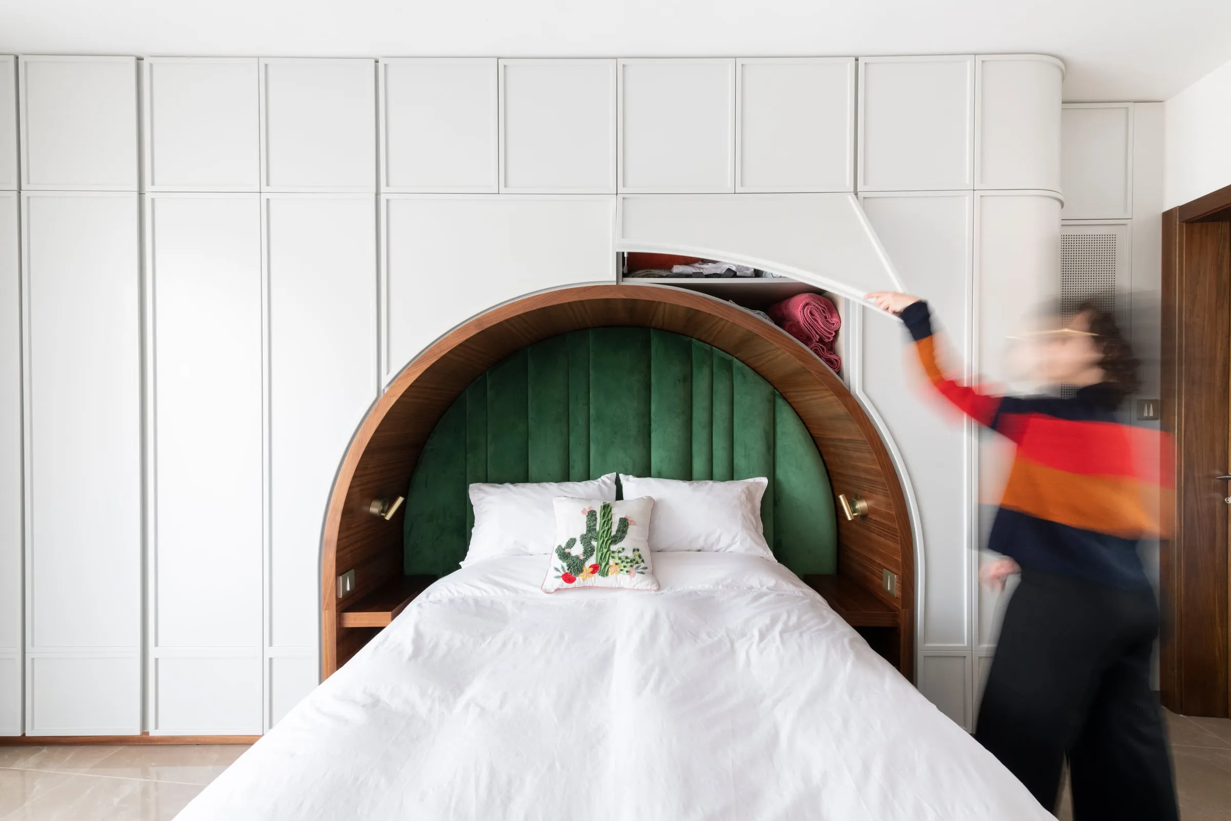 residential, żebbuġ, the wardrobe, all around the bed
